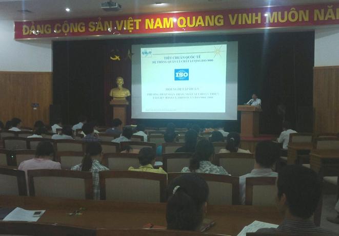Tập huấn ĐGNB HTQLCL TCVN ISO 9001:2008 tại UBND quận Long Biên