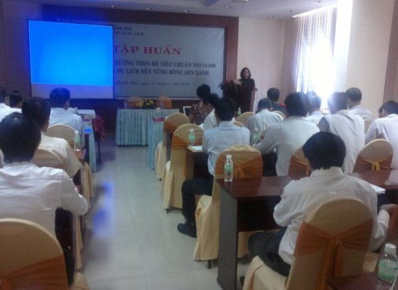 Hội nghị tập huấn nhận thức HTQLCL TCVN ISO 9001:2008 tại UBND huyện Vũng Liêm, Vình Long